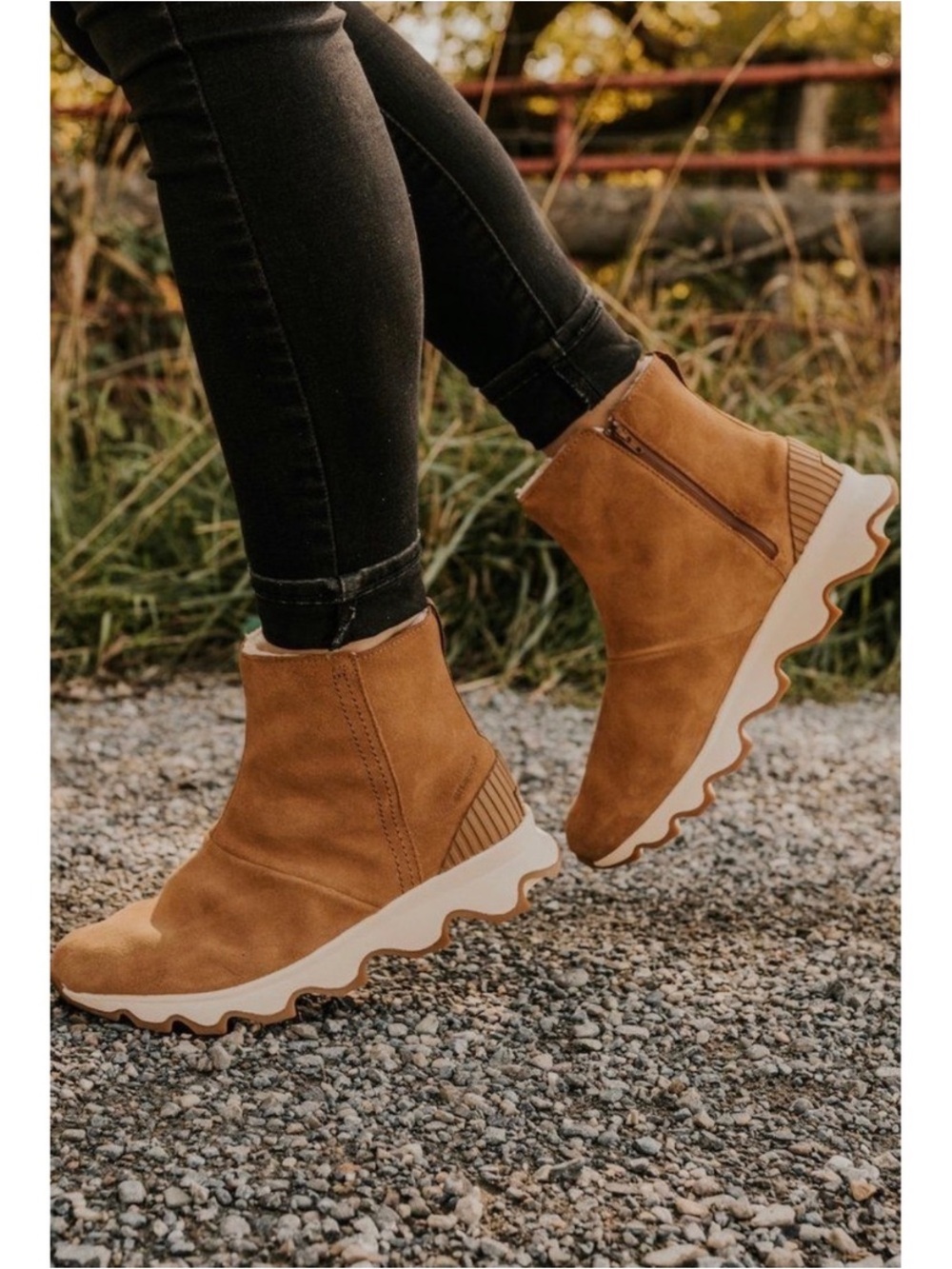 Sorel Kinetic suede Sneaker Boots Brown Womens size 8